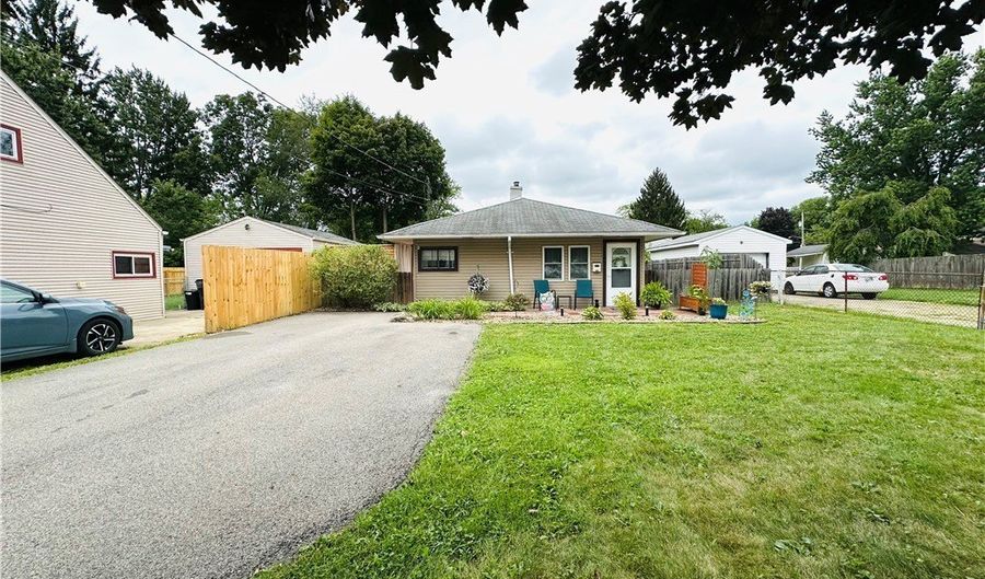 250 N Edgehill Ave, Austintown, OH 44515 - 3 Beds, 1 Bath