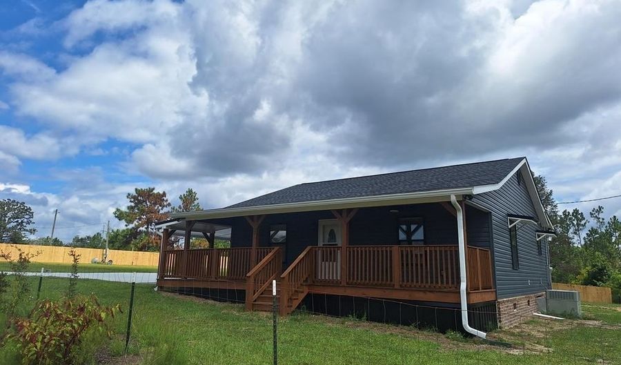 33 Elmwood Ln, Baxley, GA 31513 - 2 Beds, 2 Bath