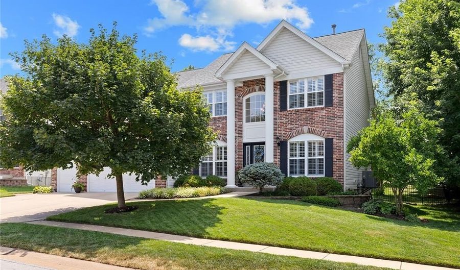 268 Magnolia Trace Dr, Ballwin, MO 63021 - 4 Beds, 4 Bath