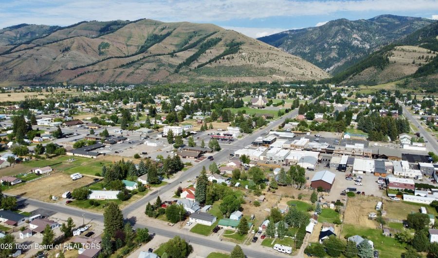425 LINCOLN St, Afton, WY 83110 - 4 Beds, 2 Bath