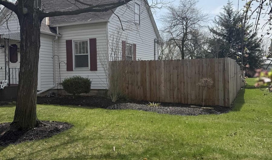 256 W Hoosier St, Berne, IN 46711 - 3 Beds, 2 Bath
