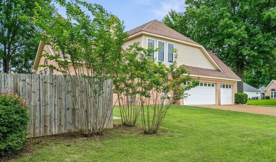 4463 GLENCHASE Dr, Bartlett, TN 38135 - 4 Beds, 3 Bath
