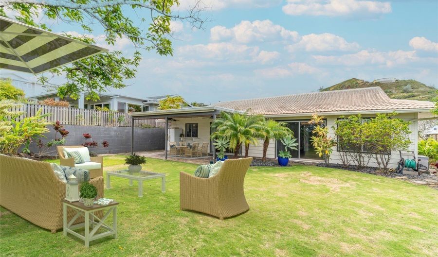 1335 Onioni St, Kailua, HI 96734 - 4 Beds, 2 Bath