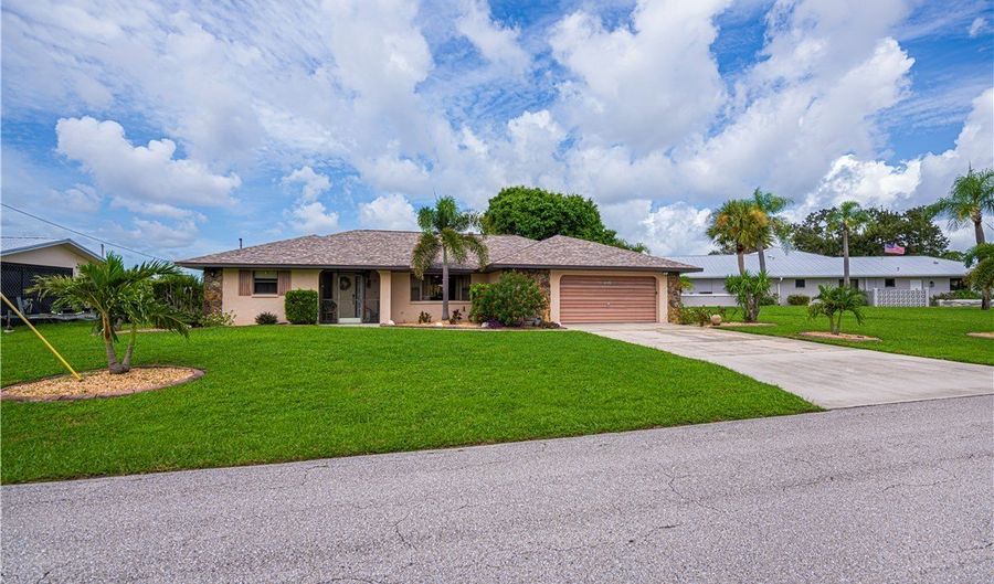 18537 Klingler Cir, Port Charlotte, FL 33948 - 3 Beds, 2 Bath