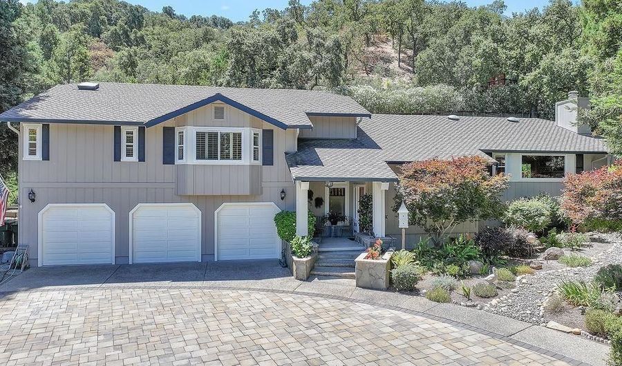 2090 Pebble Dr, Alamo, CA 94507 - 4 Beds, 3 Bath