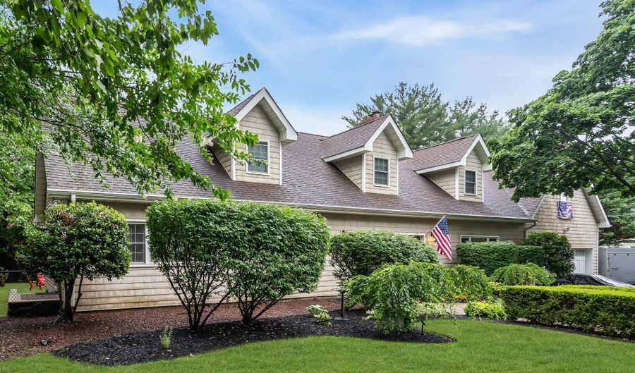 266 Orchard Ave, Belford, NJ 07718 - 3 Beds, 2 Bath