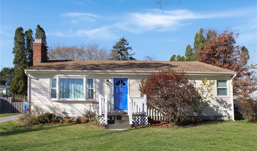 17 Wood Rd, Middletown, RI 02842 - 3 Beds, 1 Bath