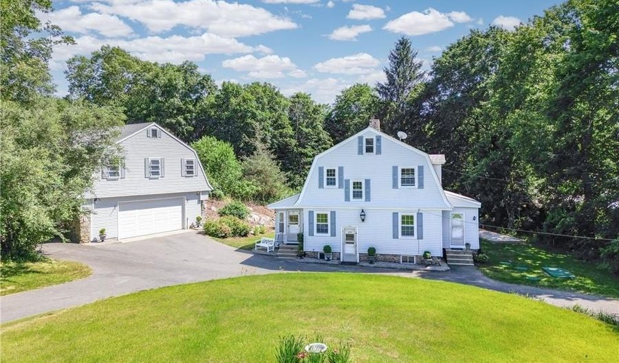 355 Scott Rd, Cumberland, RI 02864 - 3 Beds, 2 Bath