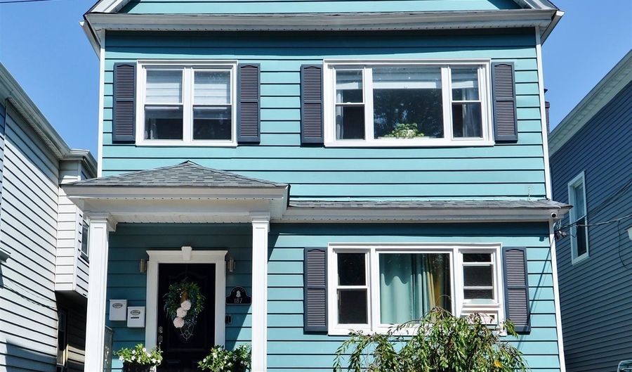 187 W 48TH St, Bayonne, NJ 07002 - 3 Beds, 1 Bath