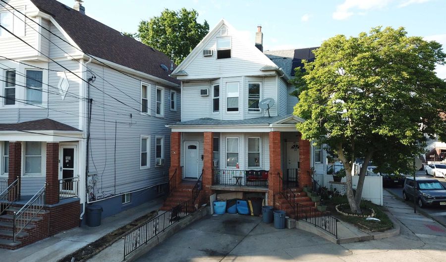 101 NORTH St, Bayonne, NJ 07002 - 7 Beds, 3 Bath