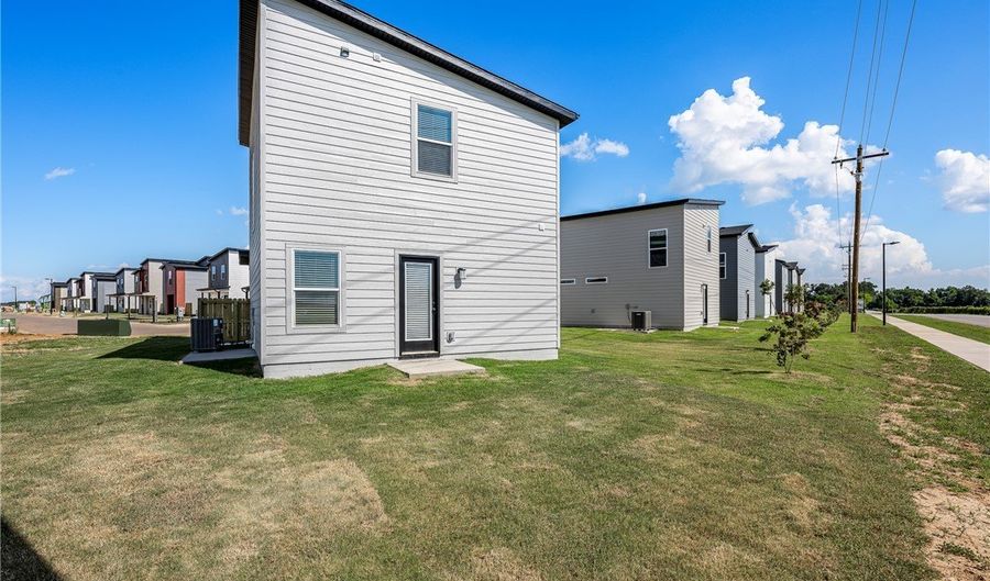 601 Apollo Ave, Bentonville, AR 72713 - 2 Beds, 3 Bath