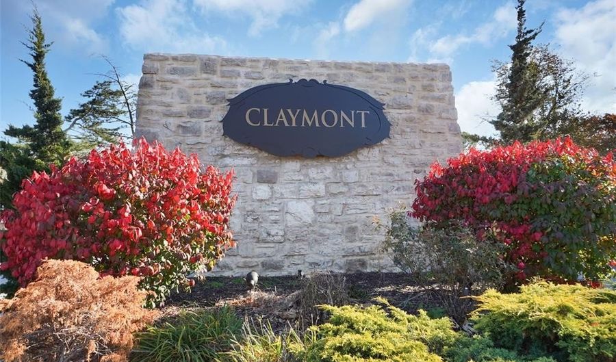 827 Woodruff Dr, Ballwin, MO 63011 - 4 Beds, 3 Bath