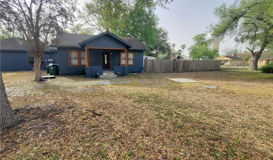 607 S 9th St, Alamo, TX 78516 - 2 Beds, 1 Bath