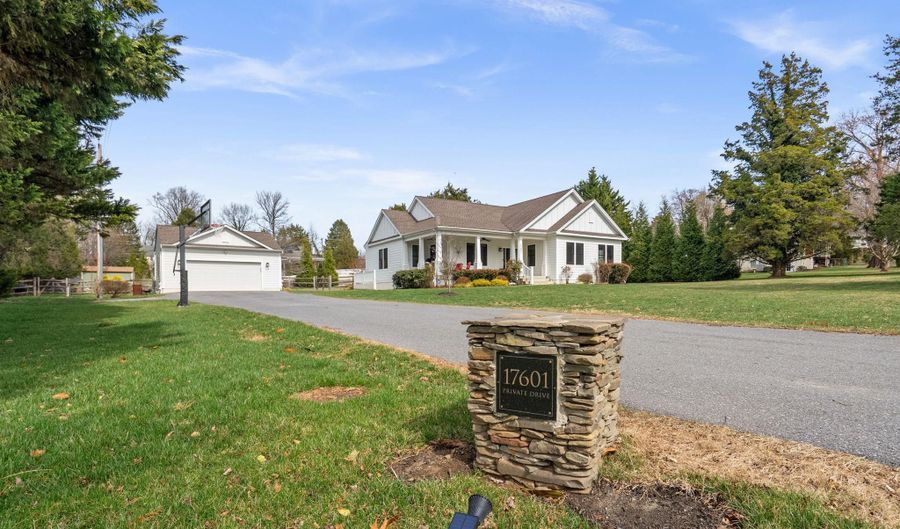 17601 CRYSTAL SPRING Ter, Ashton, MD 20861 - 5 Beds, 4 Bath