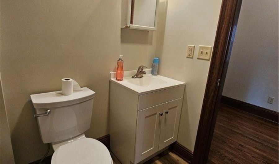 97 Hawthorne Ave Lower, Akron, OH 44303 - 2 Beds, 1 Bath