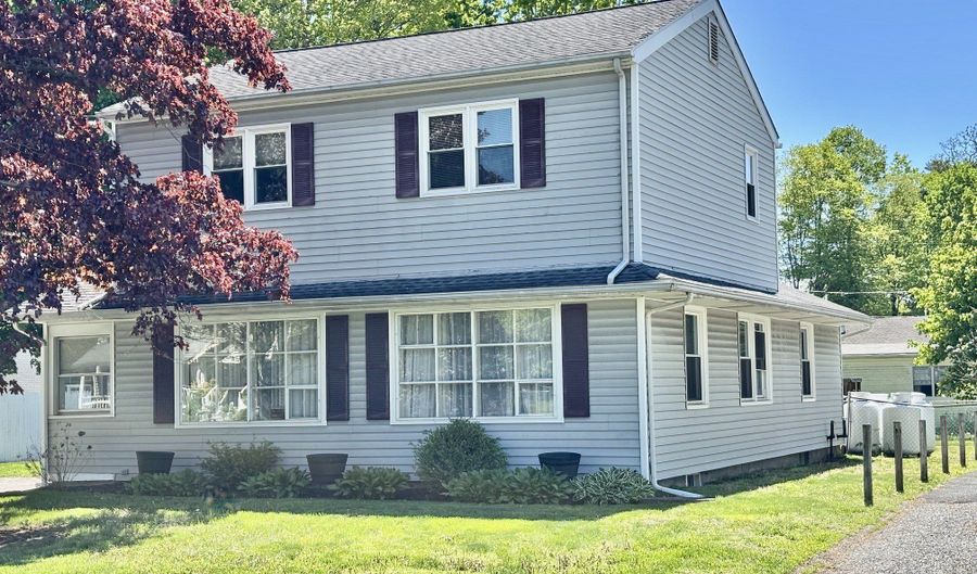 115 Hayestown Rd, Danbury, CT 06811 - 5 Beds, 4 Bath