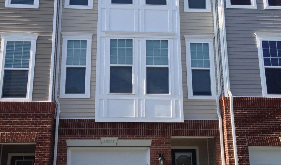 43297 NOVI Ter, Ashburn, VA 20147 - 3 Beds, 4 Bath