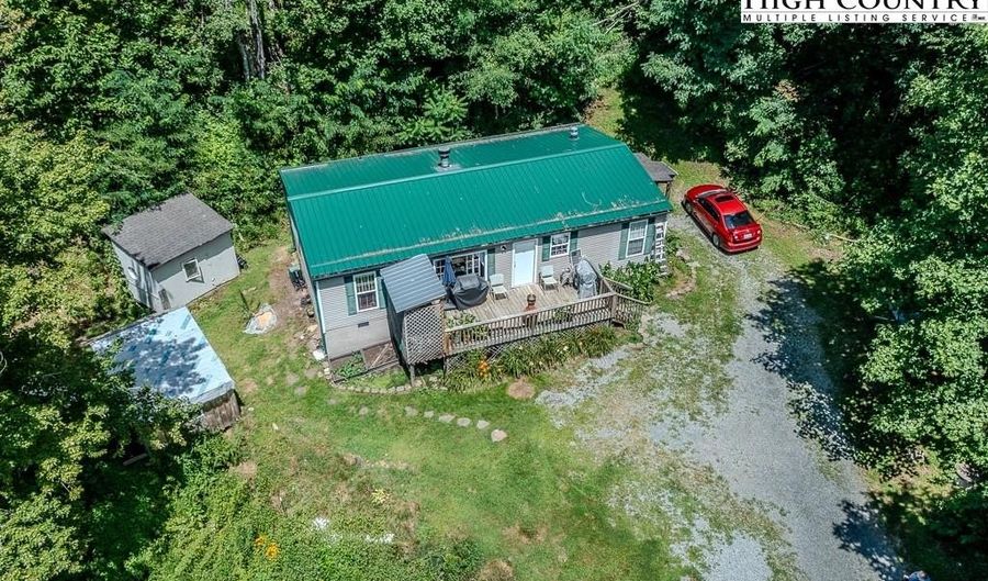 461 Reuben Wooten Rd, Banner Elk, NC 28604 - 2 Beds, 2 Bath