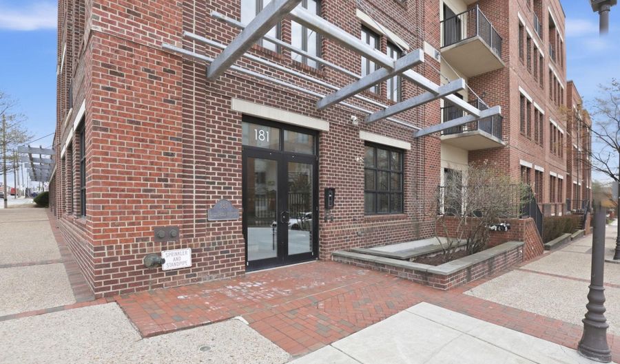181 E REED Ave 304, Alexandria, VA 22305 - 2 Beds, 2 Bath