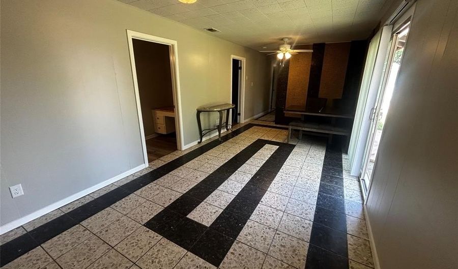 902 S Jefferson Dr, Abilene, TX 79605 - 2 Beds, 1 Bath
