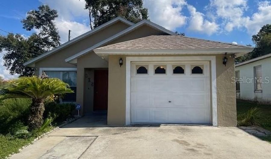 405 S BRADSHAW Rd, Apopka, FL 32703 - 3 Beds, 2 Bath