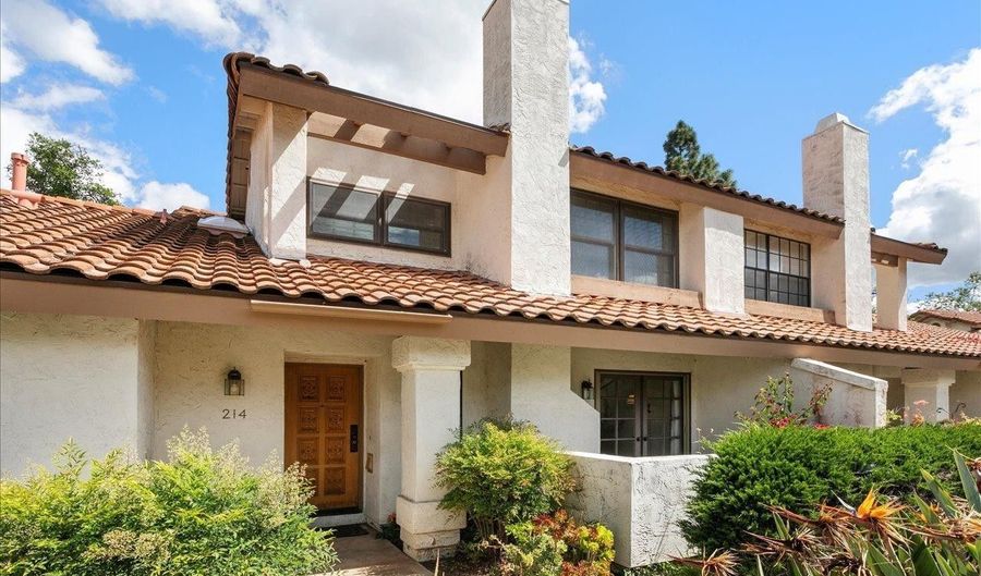 1651 S Juniper St 214, Escondido, CA 92025 - 3 Beds, 3 Bath