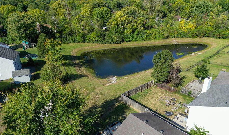 8140 Maple Stream Ln, Indianapolis, IN 46217 - 3 Beds, 2 Bath