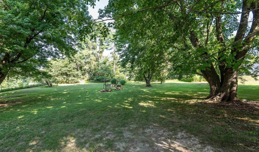 10649 E State Road 54, Bloomfield, IN 47424 - 2 Beds, 1 Bath