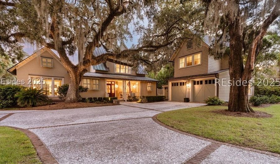 16 Parkman St, Bluffton, SC 29910 - 5 Beds, 6 Bath