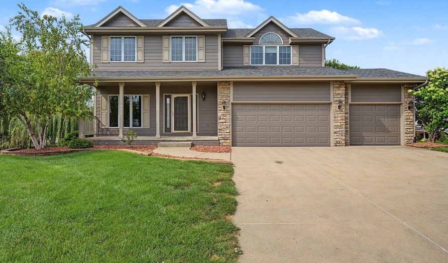 2514 SW Ridgeway Ct, Ankeny, IA 50023 - 3 Beds, 4 Bath