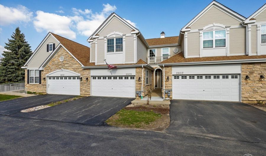 2935 Talaga Dr, Algonquin, IL 60102 - 2 Beds, 3 Bath