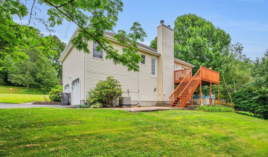 114 Tiffany Ln, Bristol, CT 06010 - 3 Beds, 3 Bath