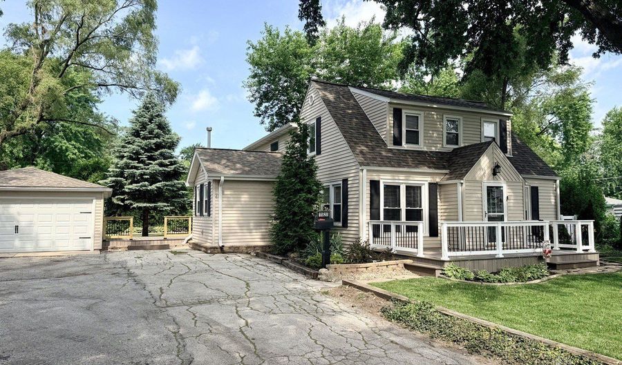 11820 S Avers Ave, Alsip, IL 60803 - 4 Beds, 3 Bath