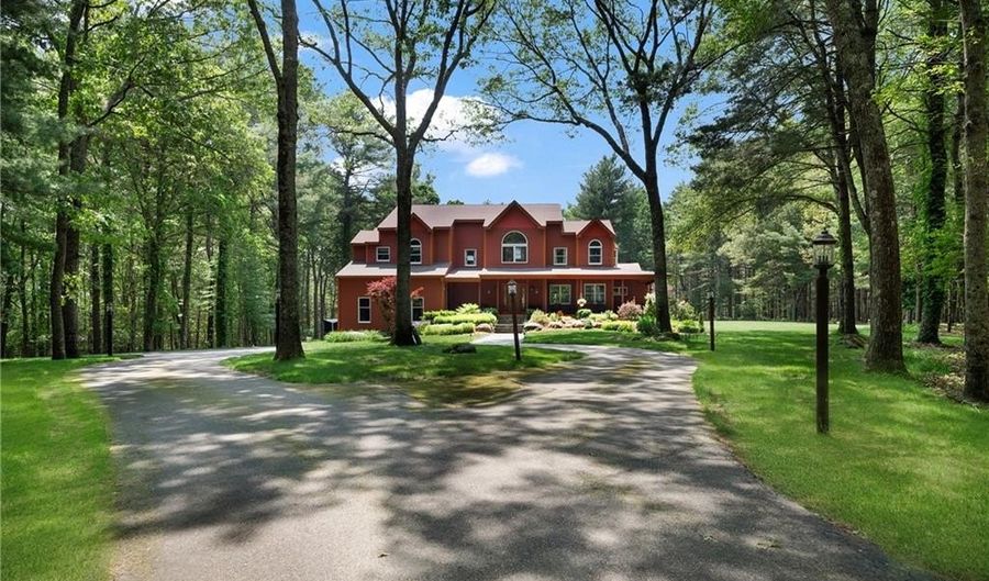350 Austin Farm Rd, Exeter, RI 02822 - 4 Beds, 5 Bath