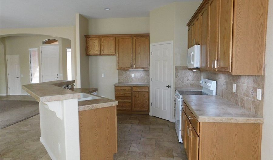 2867 Fort Silver Dr, Bullhead City, AZ 86429 - 3 Beds, 2 Bath