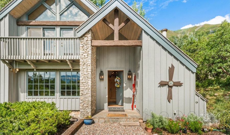 927 Red Mountain Rd, Aspen, CO 81611 - 2 Beds, 2 Bath