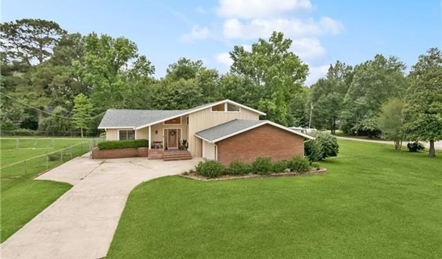 1702 LOUIS Ln, Bogalusa, LA 70427 - 4 Beds, 3 Bath
