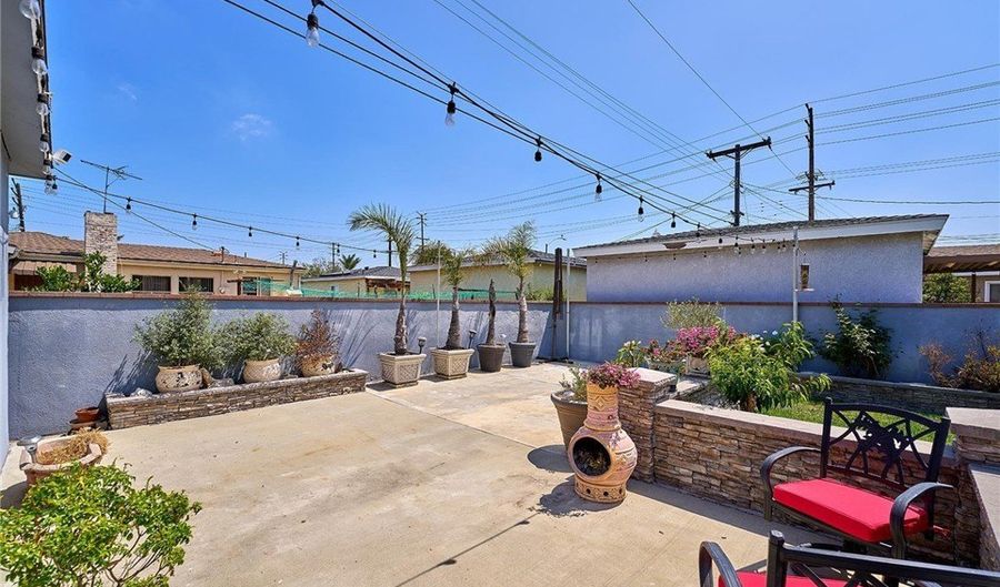 2513 Lesserman St, Torrance, CA 90503 - 2 Beds, 1 Bath