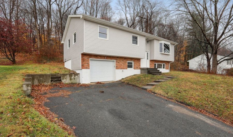 12 Hillandale Rd, Danbury, CT 06811 - 3 Beds, 2 Bath