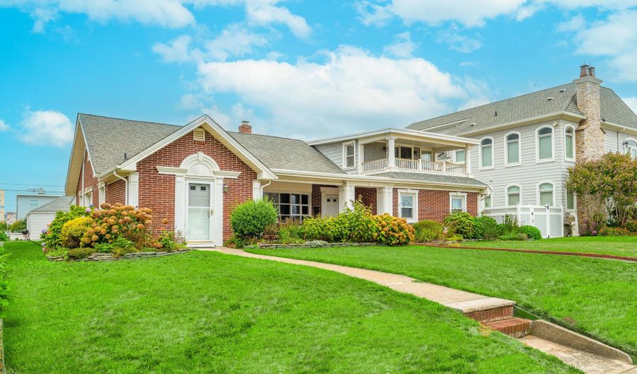 4 Washington Ave 4, Avon By The Sea, NJ 07717 - 2 Beds, 1 Bath