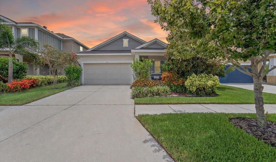 7403 SUNGOLD MEADOW Ct, Apollo Beach, FL 33572 - 3 Beds, 2 Bath