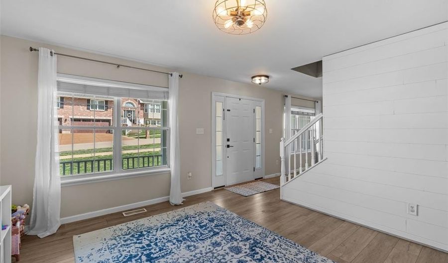 24 Hickory Ct, Arnold, MO 63010 - 3 Beds, 4 Bath