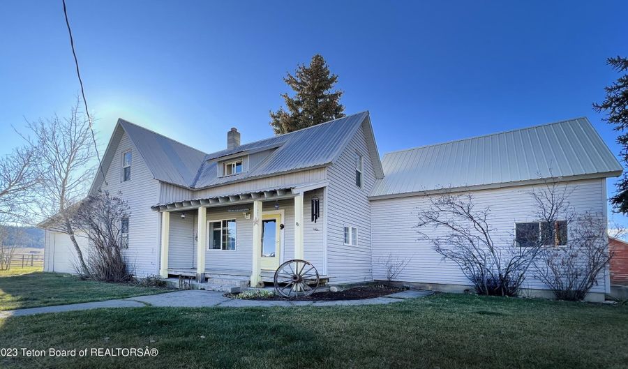 534 COUNTY RD 123, Bedford, WY 83112 - 3 Beds, 2 Bath