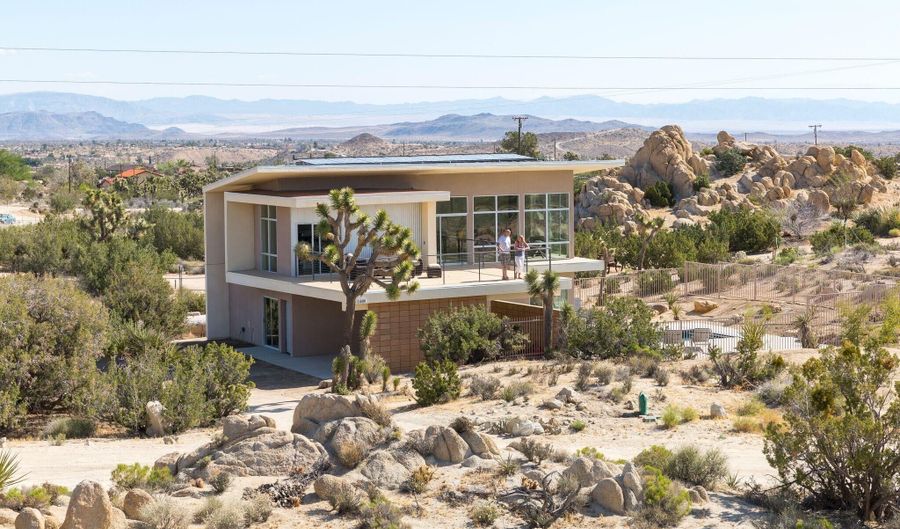 56308 Gold Nugget Rd, Yucca Valley, CA 92284 - 3 Beds, 3 Bath
