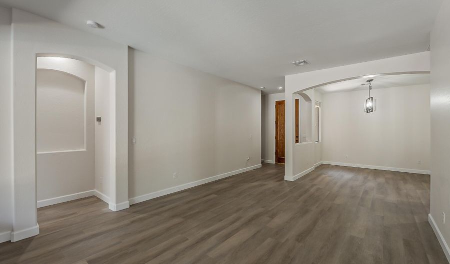 180 W ROADRUNNER Dr, Chandler, AZ 85286 - 3 Beds, 2 Bath