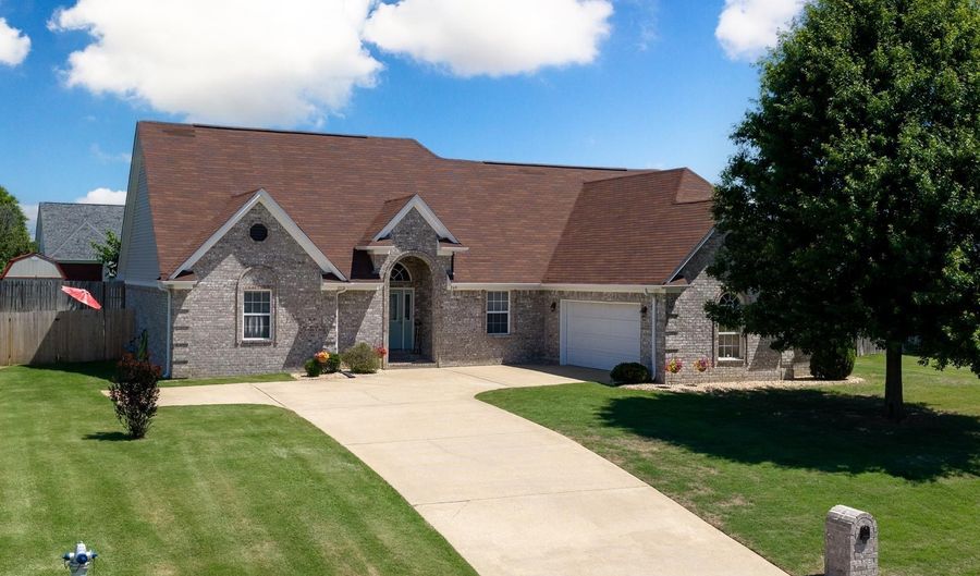 269 HUMMINGBIRD Loop, Atoka, TN 38004 - 4 Beds, 2 Bath