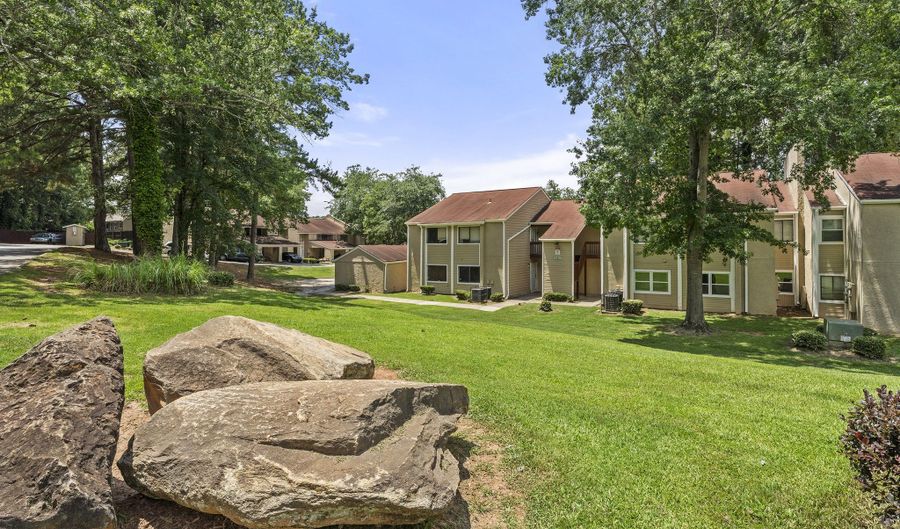 3575 Oakvale 105, Decatur, GA 30034 - 4 Beds, 2 Bath