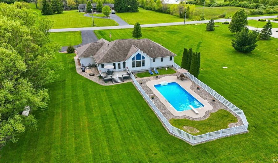7833 Garman Rd, Auburn, IN 46706 - 3 Beds, 3 Bath