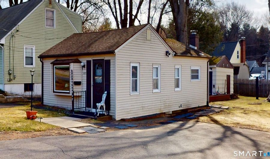 137 Brook St, Bristol, CT 06010 - 1 Beds, 1 Bath