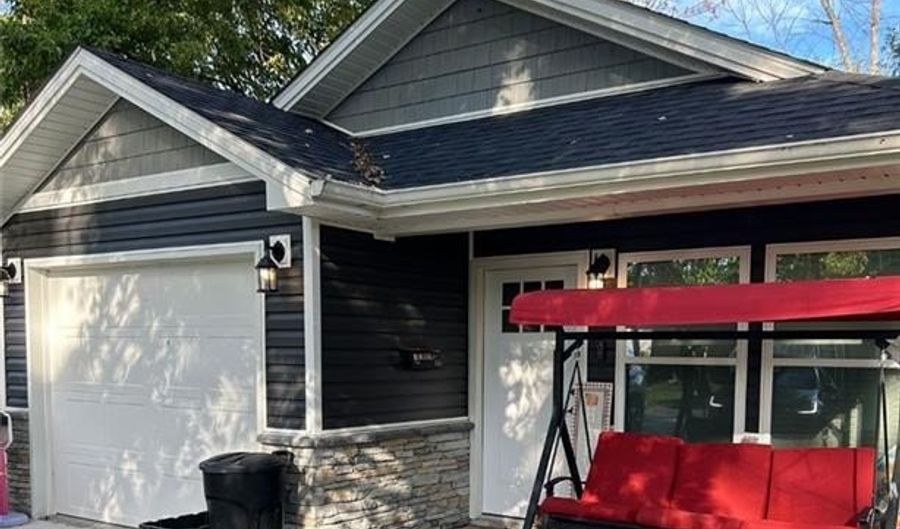153 S 6th St, Austin, IN 47102 - 3 Beds, 2 Bath